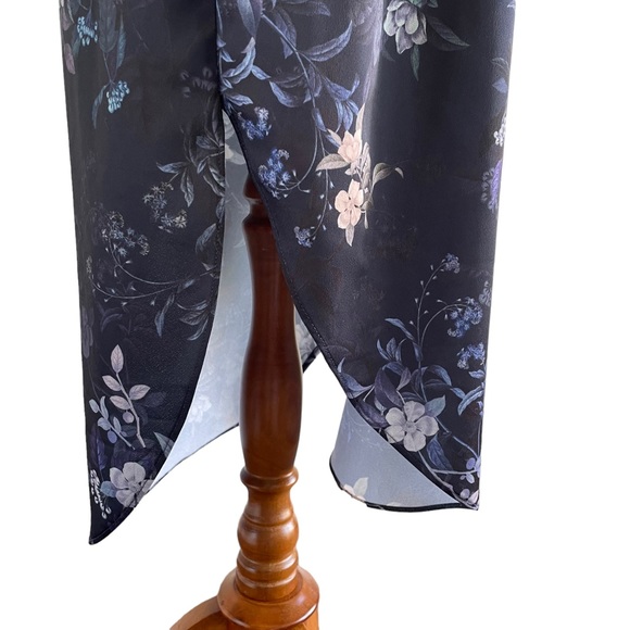 DECJUBA Sz8 Navy with blue toned floral design dress with elastic waist with tie - Picture 8 of 12